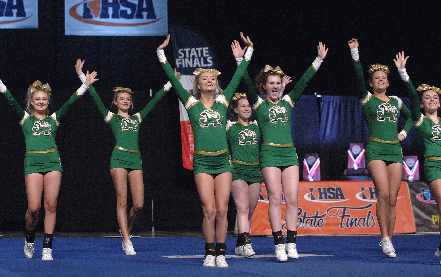 020318-blm-spt-5cheer
